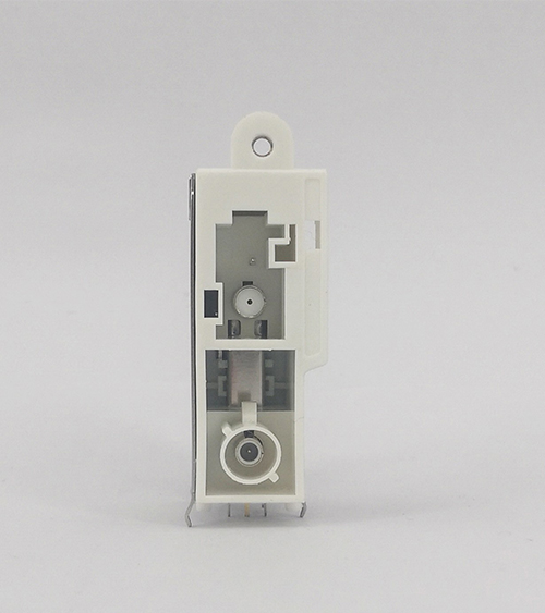 汽车类连接器